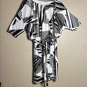 Suzi Chin for Maggy Boutique Black and White Abstract Mini Dress Dolman style